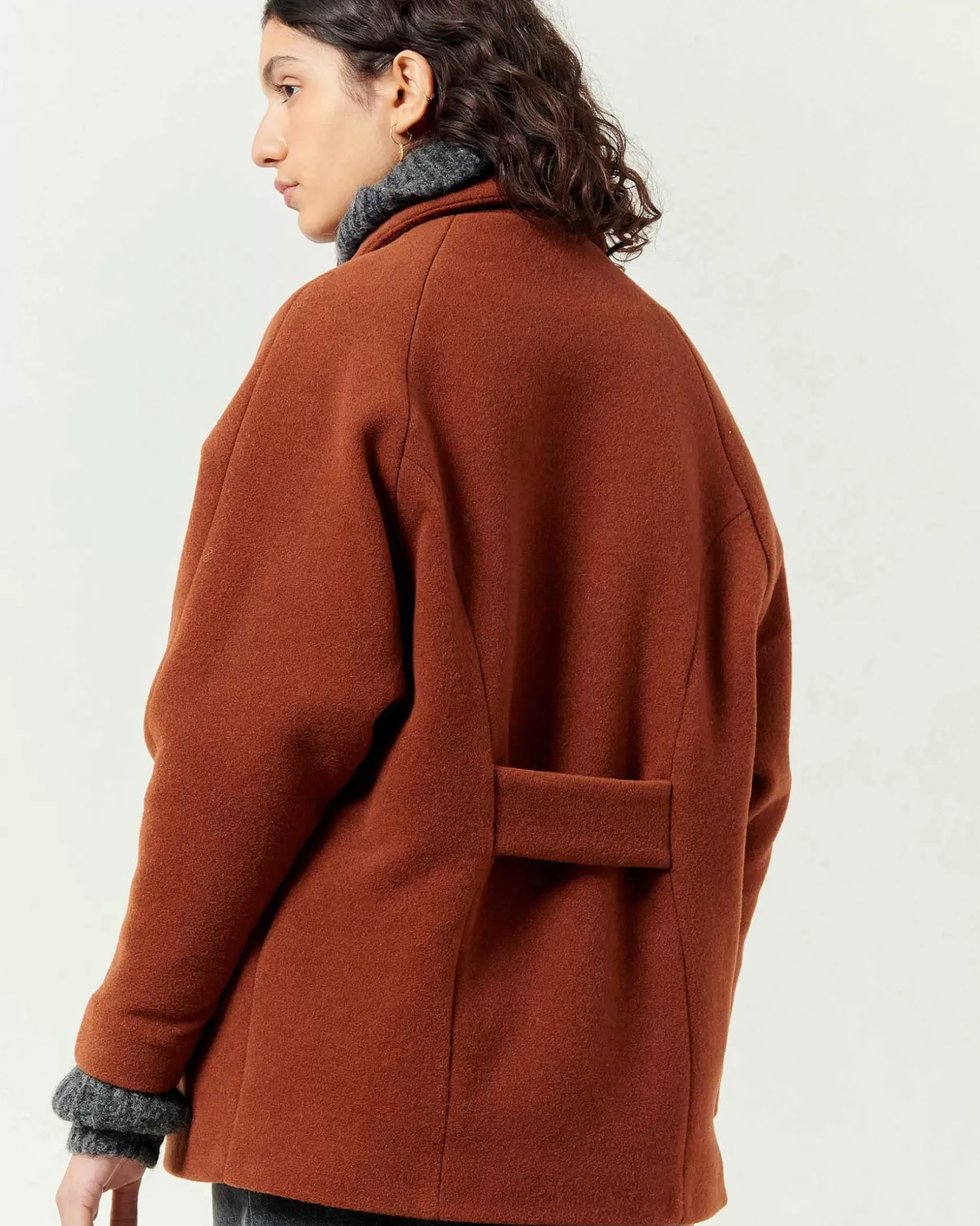 Mantel Sessùn |Chief Carbonella